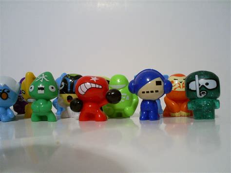 That Figures: REVIEW: Gogo's Crazy Bones .